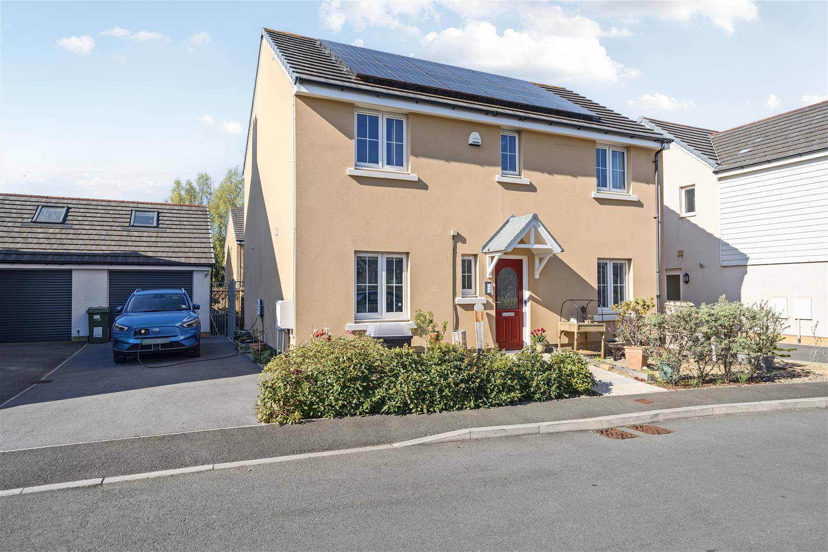 Rhes Brickyard Row, Machynys, SA15 2DZ